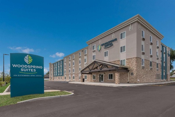 WoodSpring Suites Philadelphia Northeast image 1