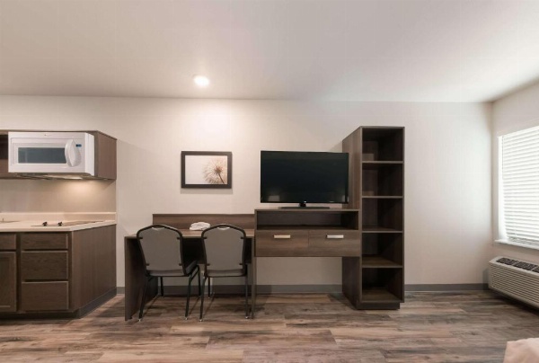 WoodSpring Suites Philadelphia Northeast image 12