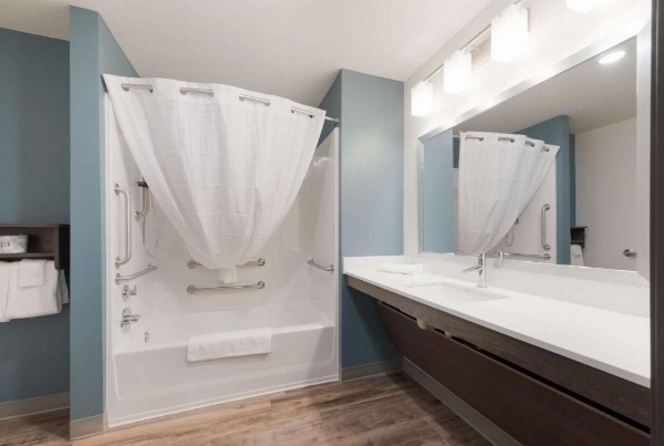 WoodSpring Suites Philadelphia Northeast image 9