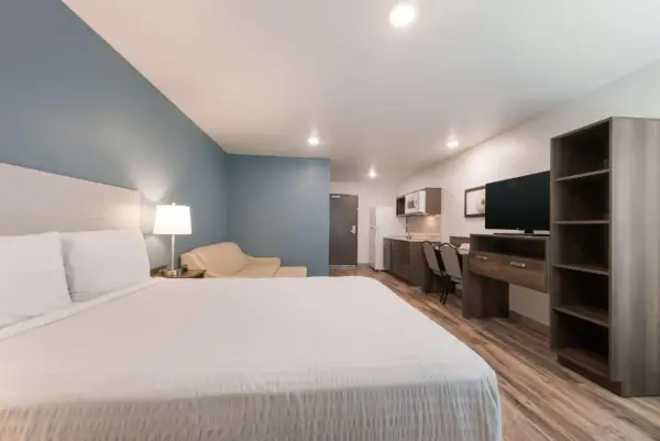 WoodSpring Suites Philadelphia Northeast 7