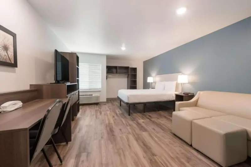 Standard Queen Room with Sofa Bed - Non Smoking